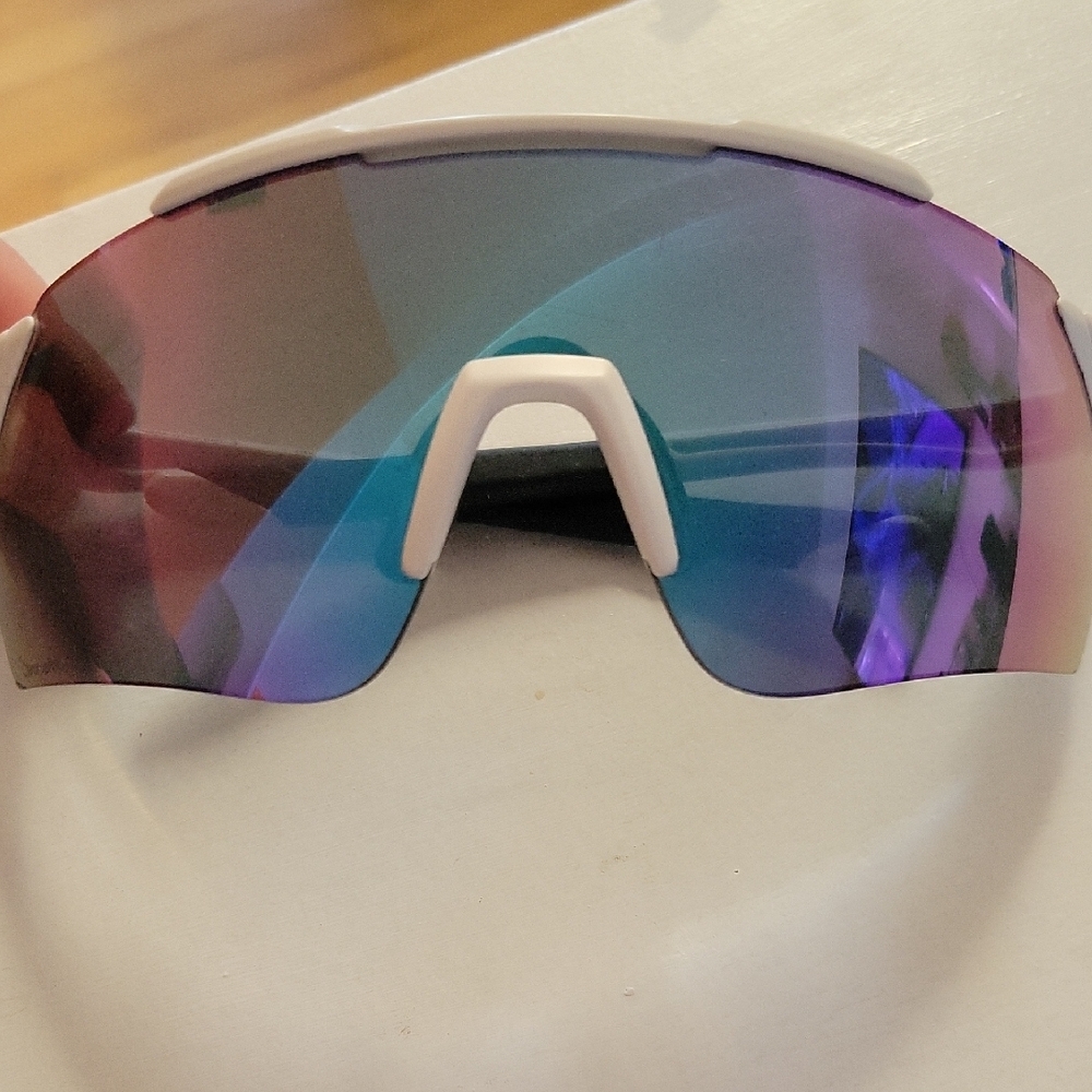 Multicolor VR/AR Headset